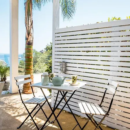 בית הארחה A Tonnara